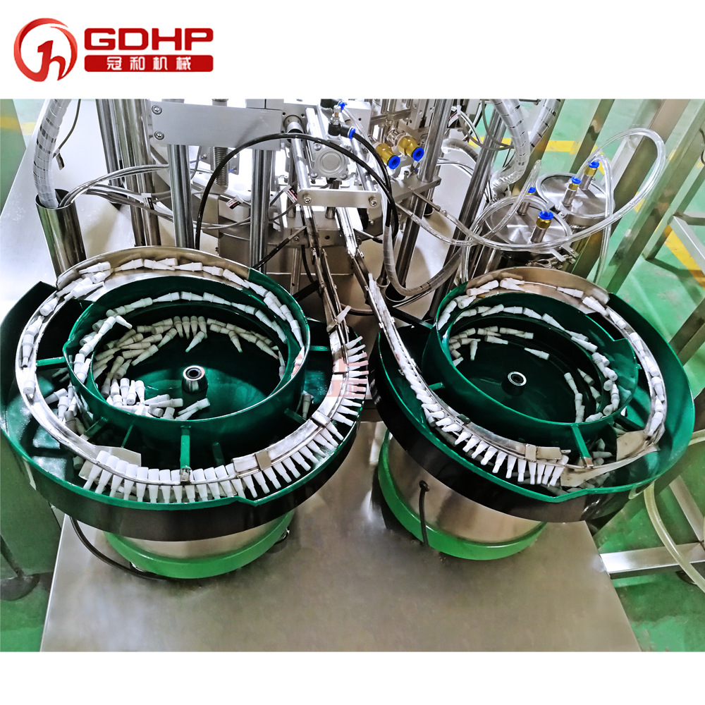 美牙笔双工位灌装旋盖一体机-3